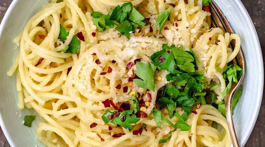 easy authentic spaghetti aglio e olio recipe